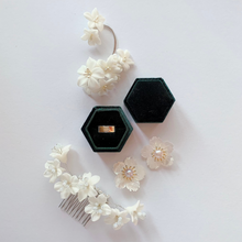 Load image into Gallery viewer, Bridal Comb | White Lily (Next slot: July 2023)