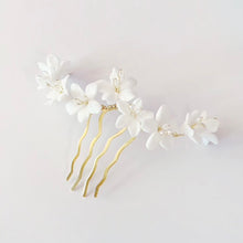 Load image into Gallery viewer, Bridal Comb | White Lily (Next slot: July 2023)
