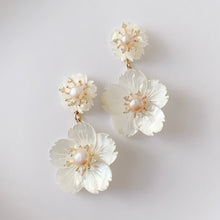 Load image into Gallery viewer, Belinda Dangler (Limited Edition) | Light Yellow Gold