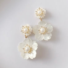 Load image into Gallery viewer, Belinda Dangler (Limited Edition) | Yellow Gold